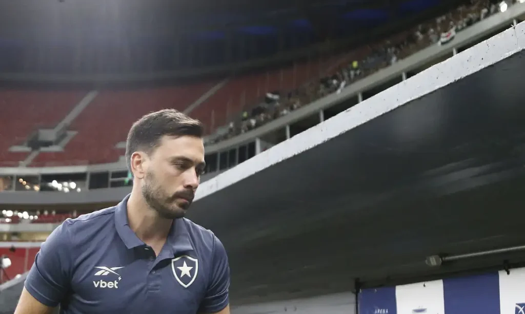 Botafogo anuncia saída do técnico italiano Davide Ancelotti