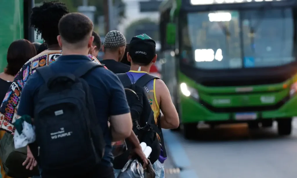 Motoristas de ônibus do Rio iniciam greve nesta segunda-feira