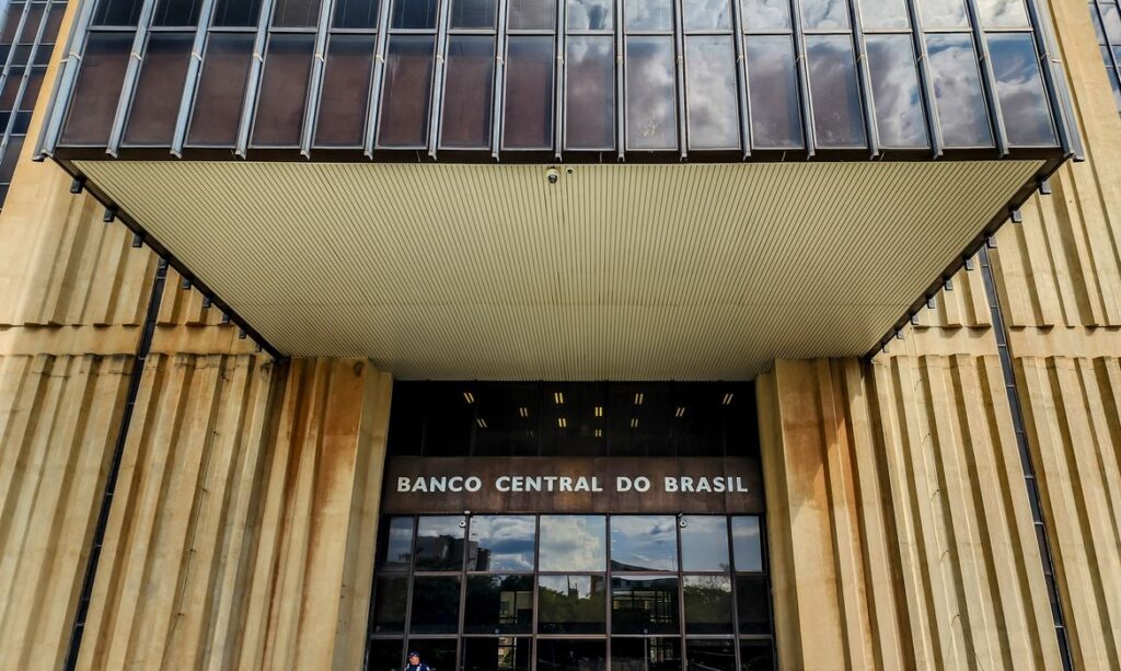 Copom inicia reunião que definirá taxa básica de juros